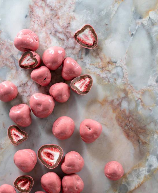 Load image into Gallery viewer, New Farm Confectionery | Milk Chocolate Coated Strawberries

